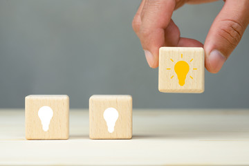 遥遥领先的造句