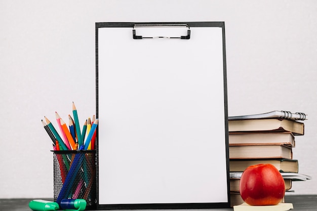 为什么主流的数码产品的默认颜色全是黑的-