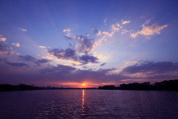 为什么移动硬盘不显示